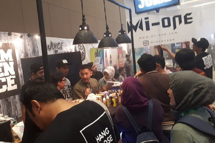 波兰华沙国际电子烟展览会VAPE(www.828i.com)